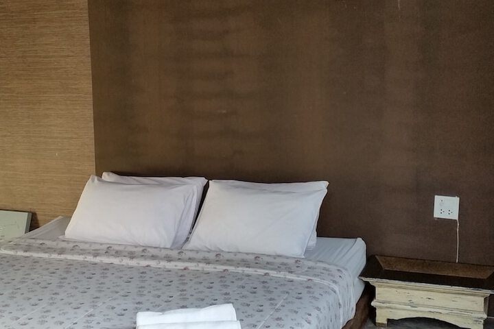 Room 57 of 93