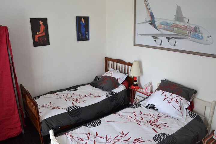 Room 4 of 12