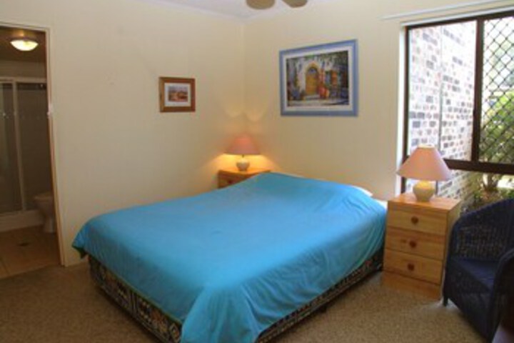 Room 10 of 14
