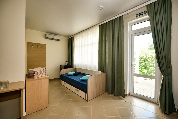 Room 8 of 151