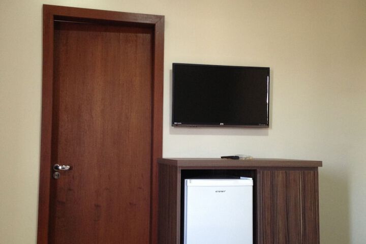 Room 32 of 57