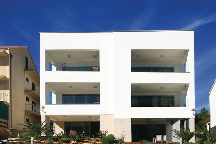 Nice Home in Grebastica With Wifi and 2 Bedrooms