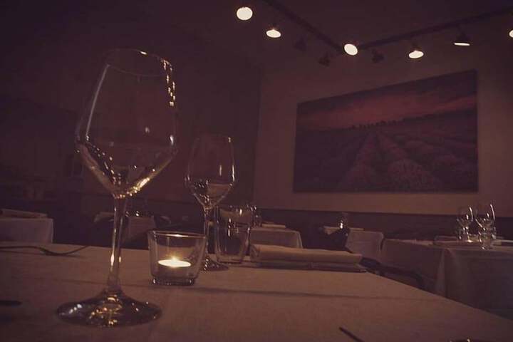 Dining 33 of 50