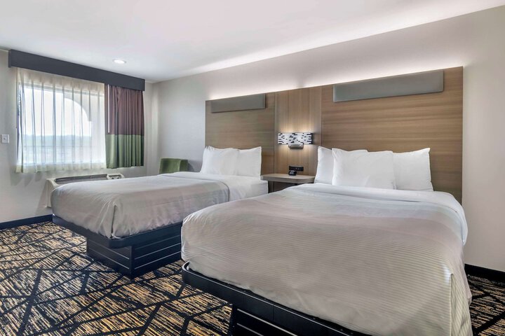 2 Double Beds (5 of 5)
