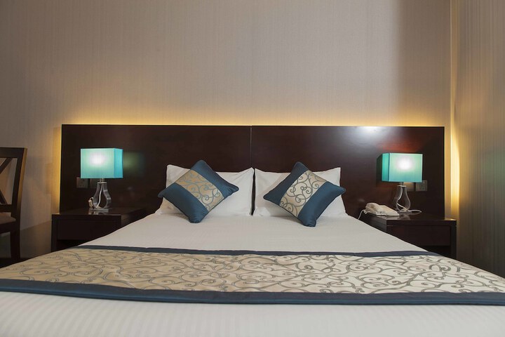 Room 6 of 48