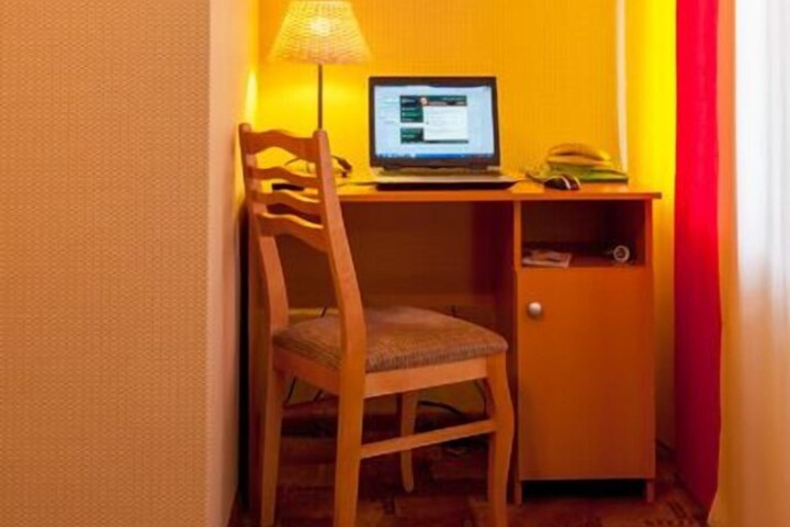 Room 30 of 46