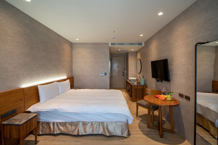Room 8 of 61