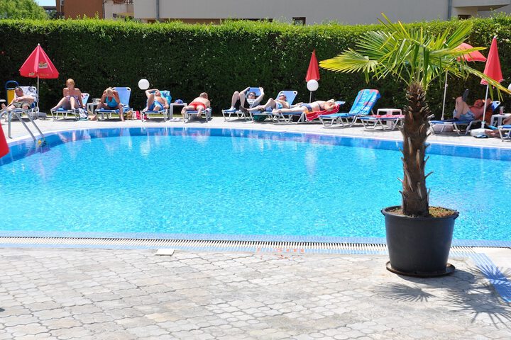 Pools & Facilities