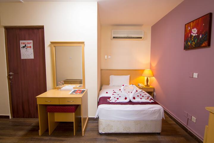 Room 38 of 87