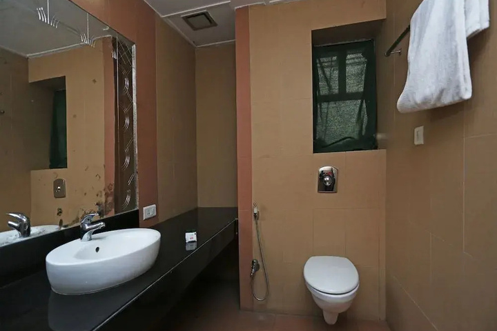 Room 9 of 17