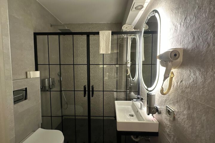 Room 188 of 222