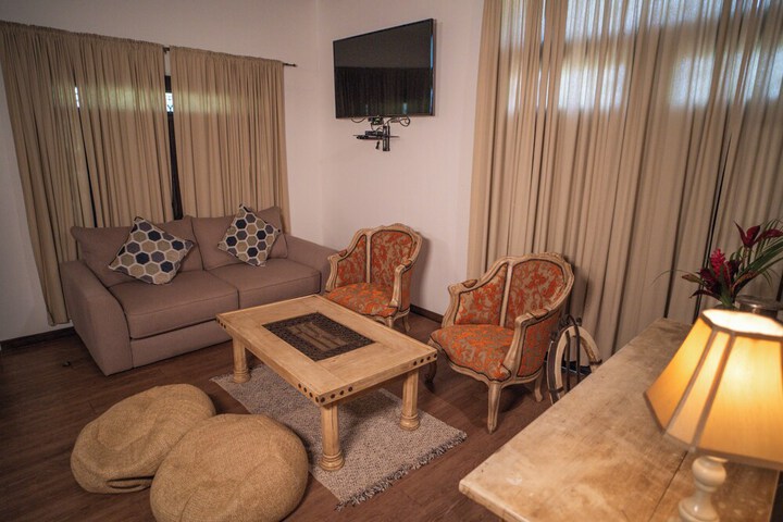 Room 5 of 28