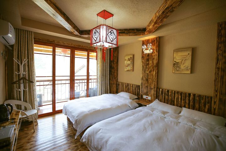 Room 23 of 47