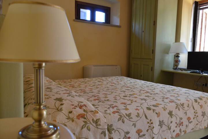 Room 15 of 105