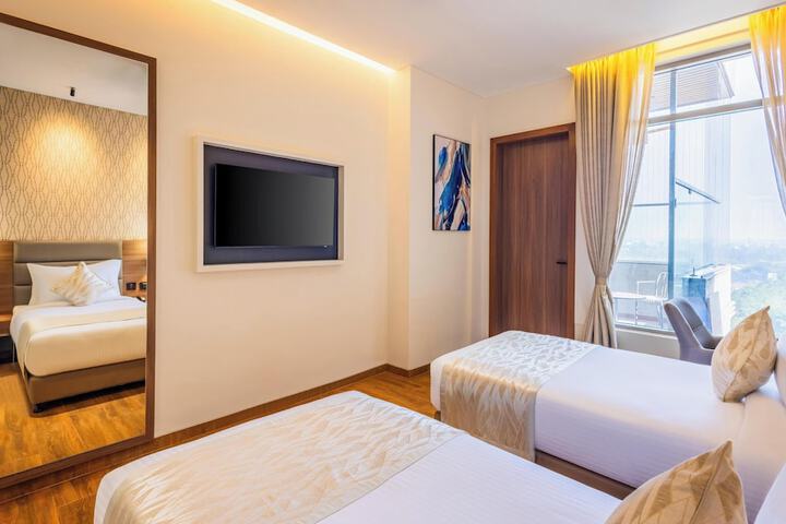 Room 13 of 48