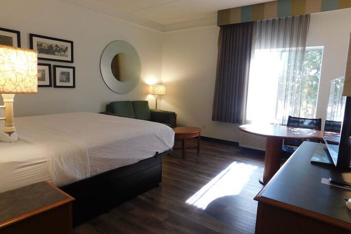 Room 33 of 79