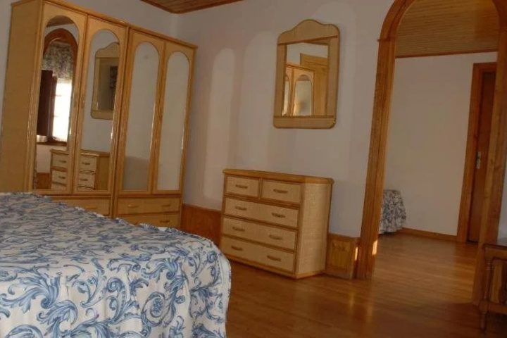 Room 6 of 16