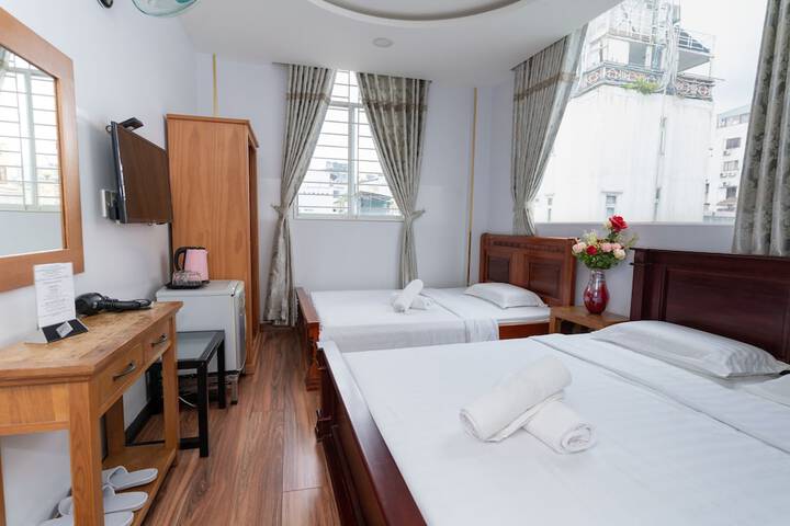 Room 3 of 21