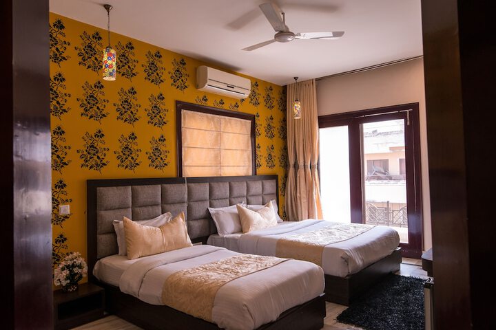 Room 29 of 63