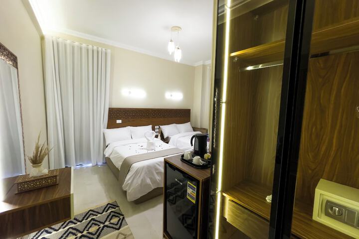 Room 9 of 74