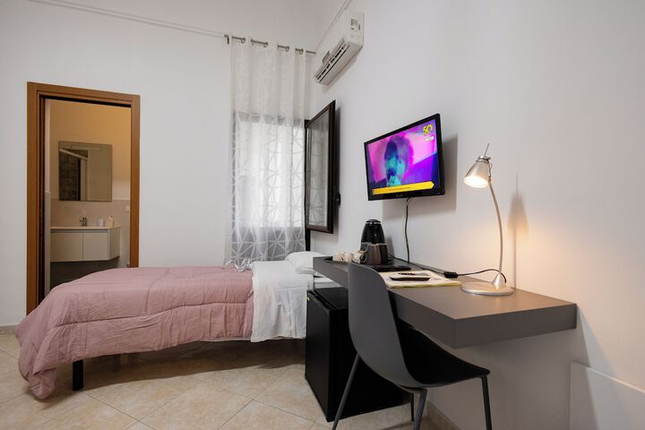 Room 47 of 99