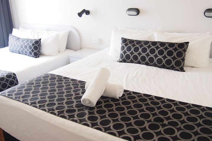 Room 3 of 40