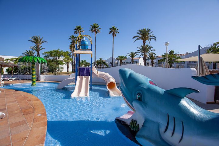 Pool Hotel