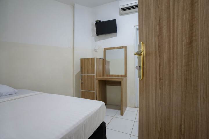 Room 12 of 27