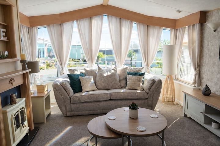 Lounge 95 of 120