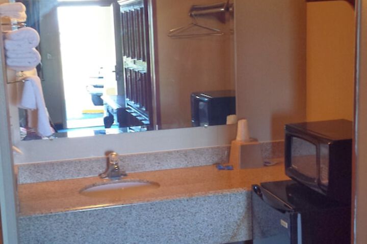 Bathroom sink