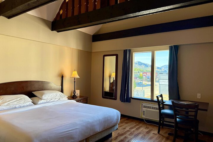 Room 13 of 22