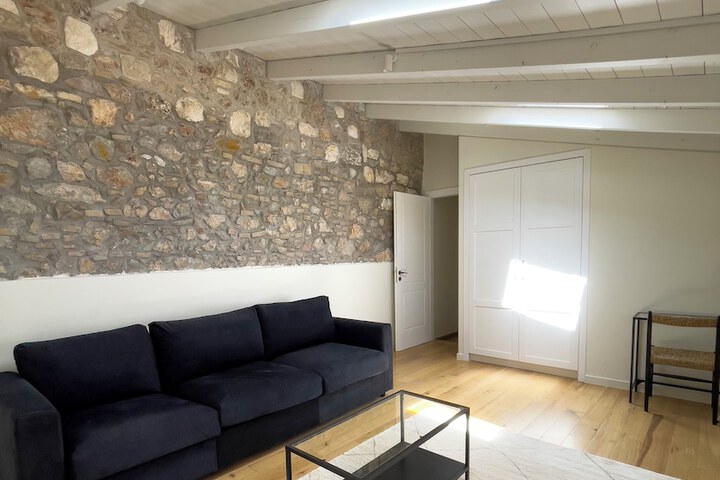 Room 15 of 32