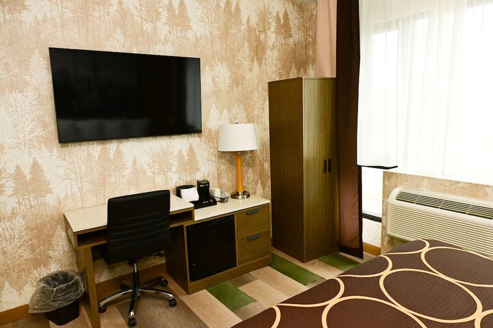 Room 13 of 27