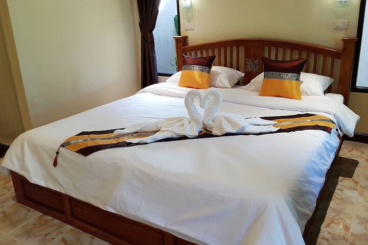 Room 4 of 34