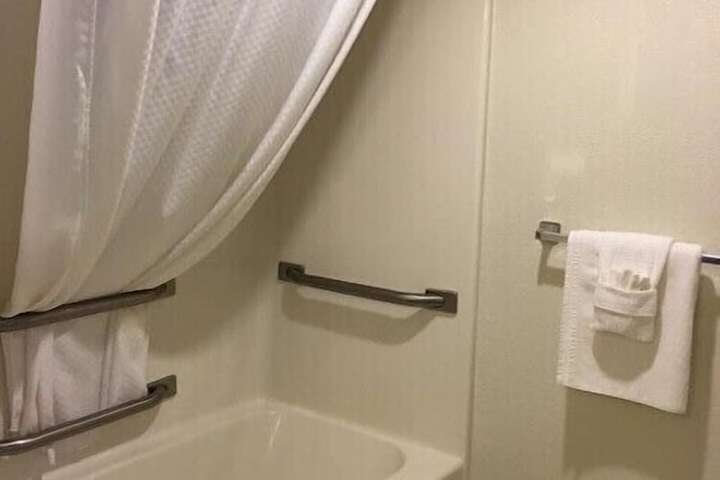 Room 16 of 36