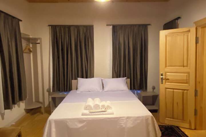 Room 19 of 48