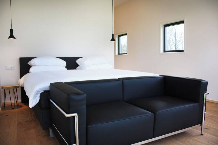 Room 7 of 110