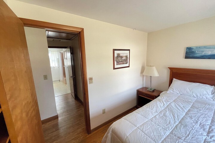 Room 36 of 104