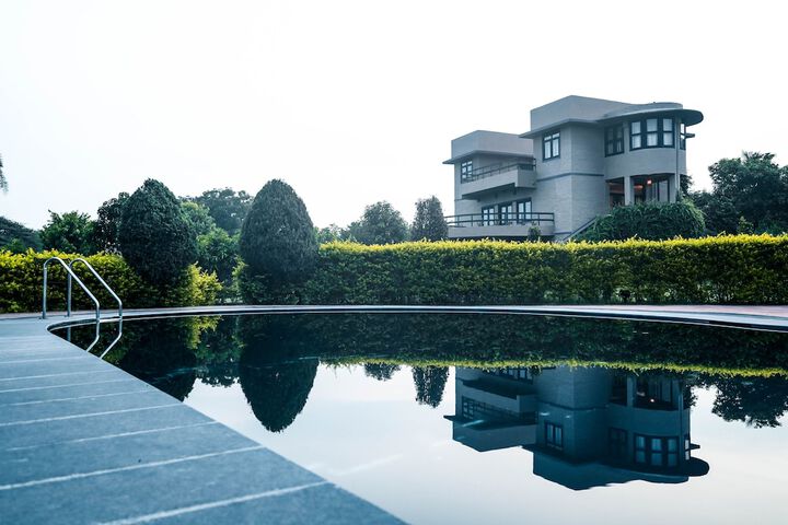 Pool 52 of 126