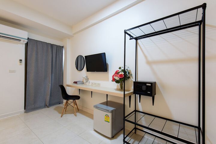 Room 14 of 38