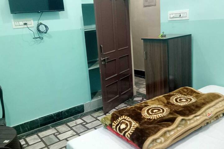 Room 3 of 6