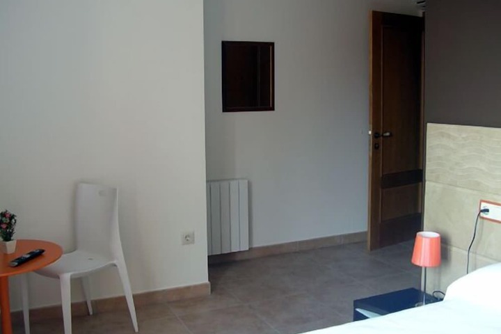Room 32 of 77