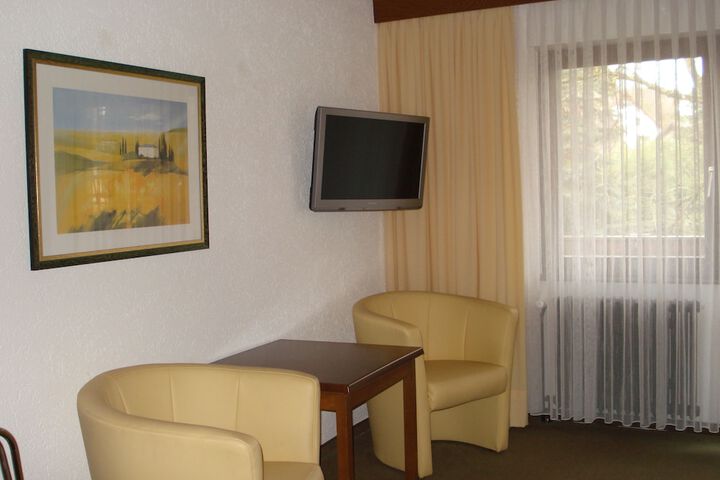 Room 32 of 49