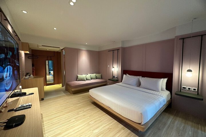 Room 15 of 38