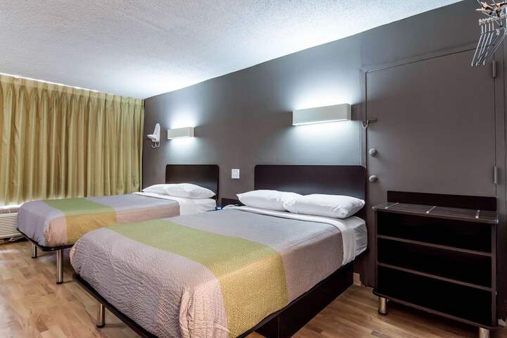 2 Double Beds Kitchen (7 of 16)