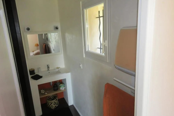 Room 3 of 15