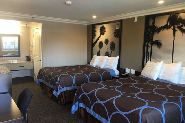 Comfort 2 Queen Beds (7 of 7)