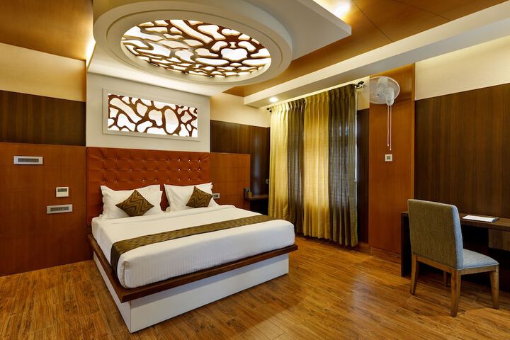 Room 9 of 42