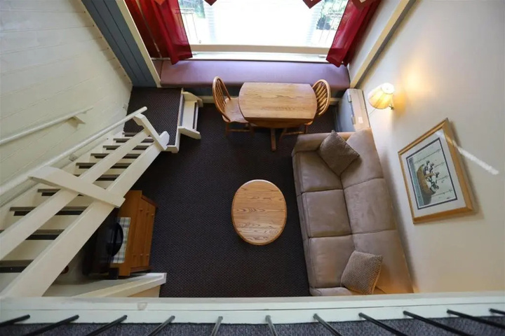 Room 3 of 6