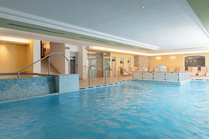 Pool 53 of 76